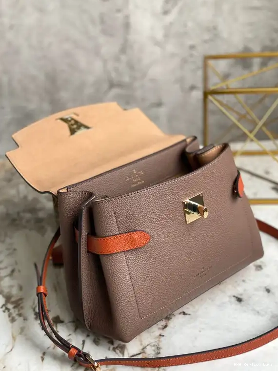 Aaa replica ru EVER VUITTON LOUIS LOCKME BB 0625